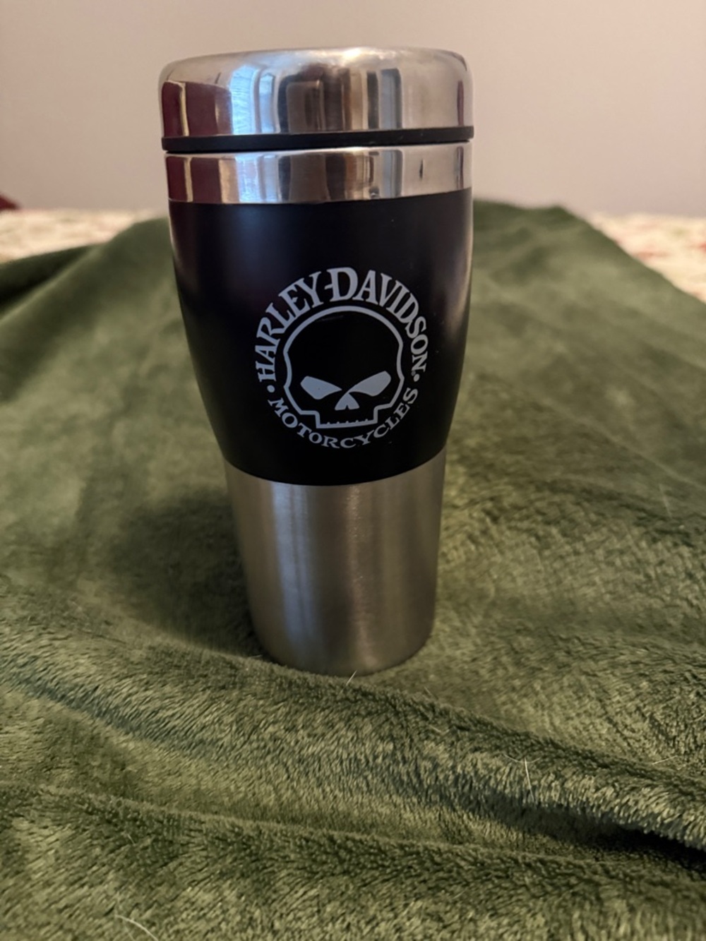 Harley-Davidson Black and Silver Skull 16 oz Travel Coffee Mug